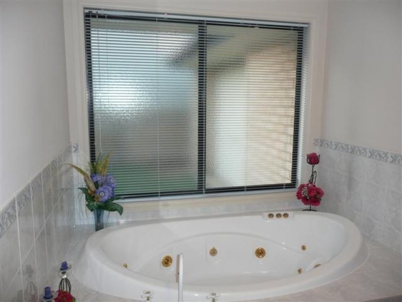 16 Harvest Drive, Mclaren Vale SA 5171