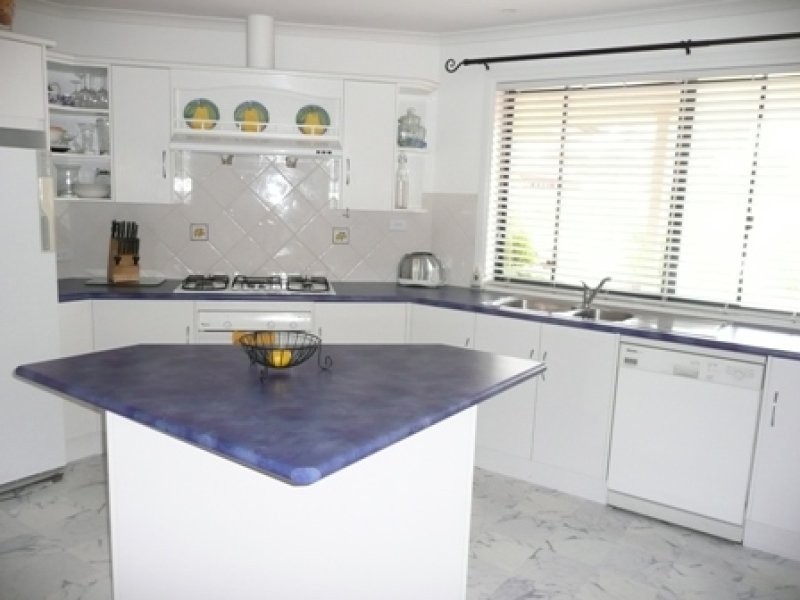 28 Rose Crescent, Mclaren Flat SA 5171