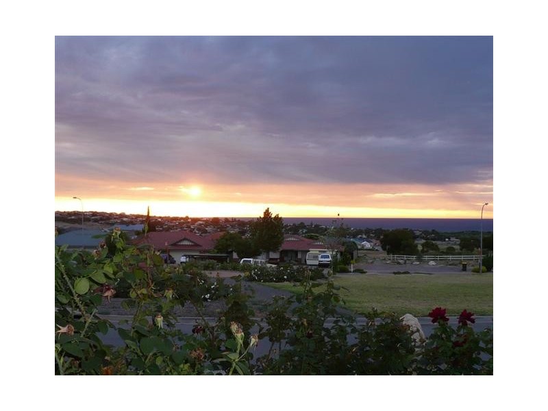 5 The Crescent, Seaford Rise SA 5169
