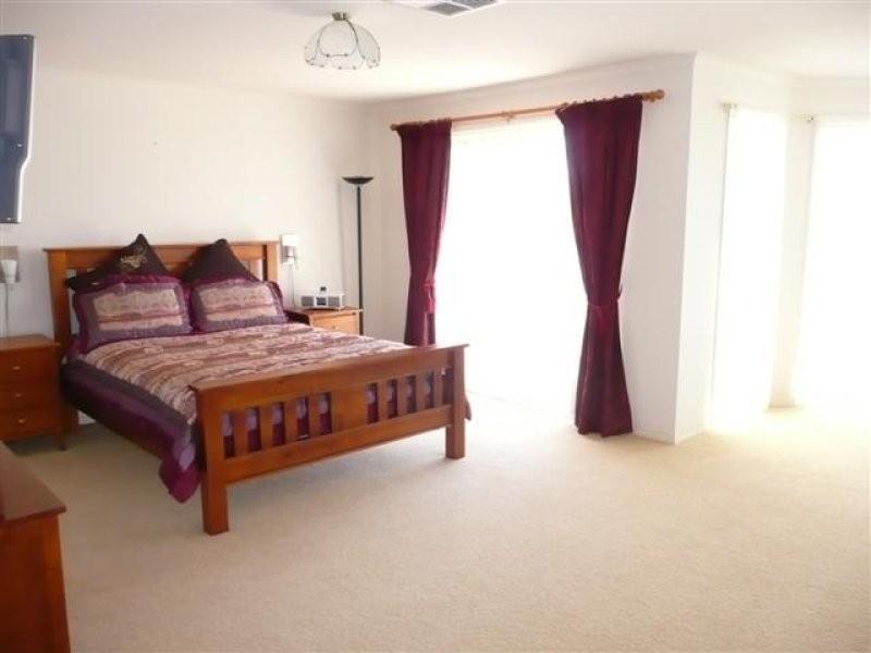 5 The Crescent, Seaford Rise SA 5169