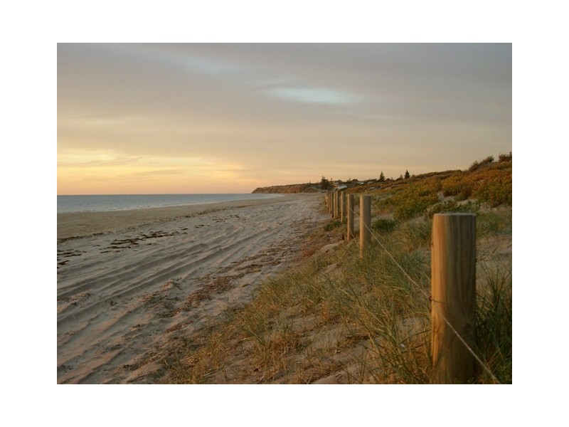 2 Regent Street, Moana SA 5169