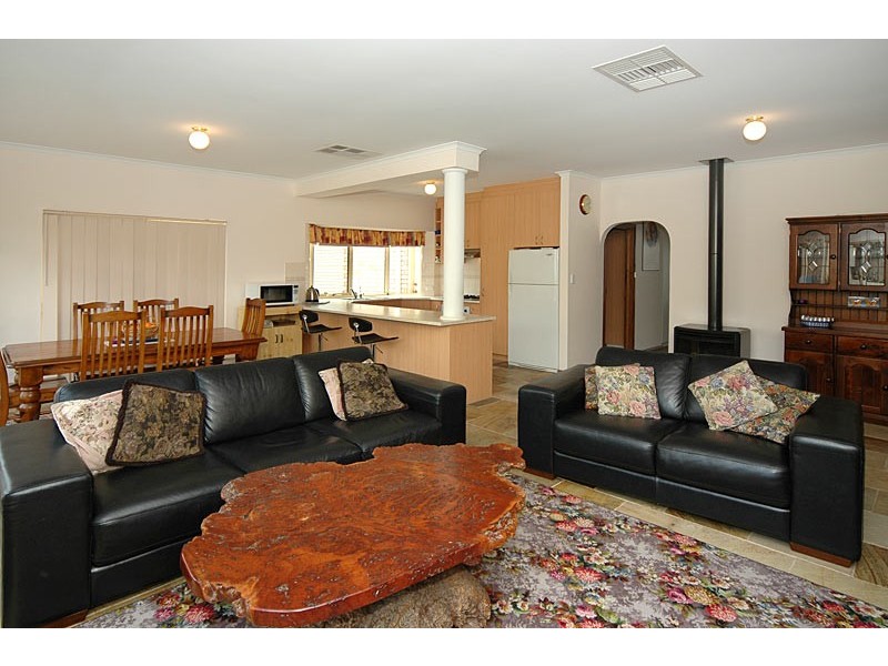 32 DOMAIN ST, Moana SA 5169