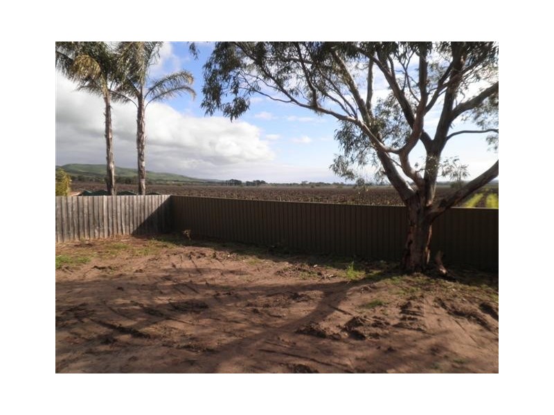 16 Giles Road, Willunga SA 5172