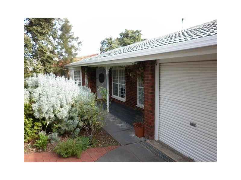11 Mayflower Crescent, Hallett Cove SA 5158
