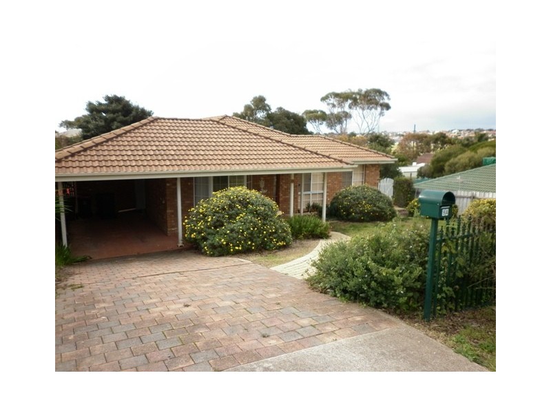 9 Lennard Drive, Moana SA 5169