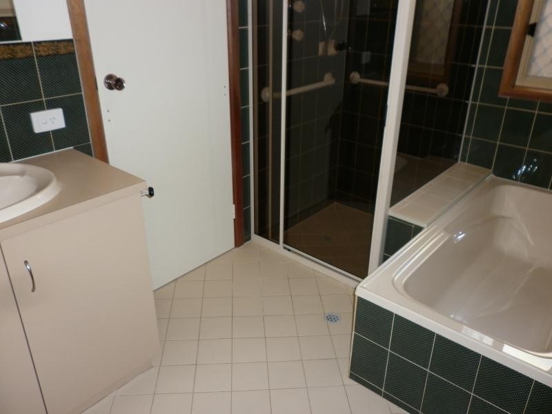 2A Pridmore Avenue, Mclaren Vale SA 5171