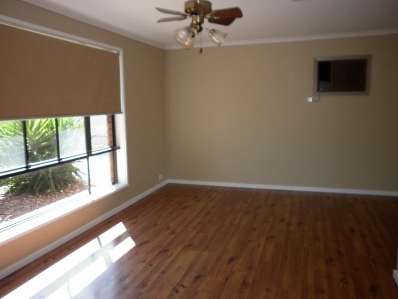 3 Trim Crescent, Old Noarlunga SA 5168