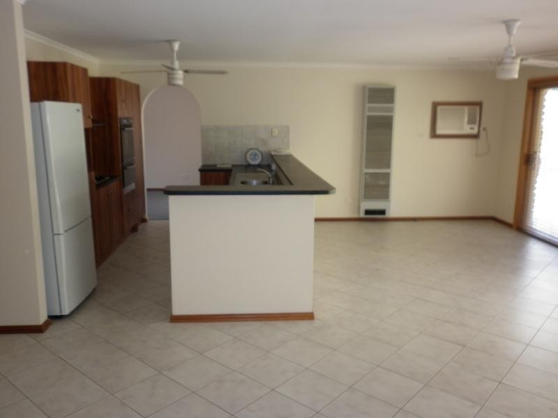 4 Mataro Avenue, Mclaren Vale SA 5171