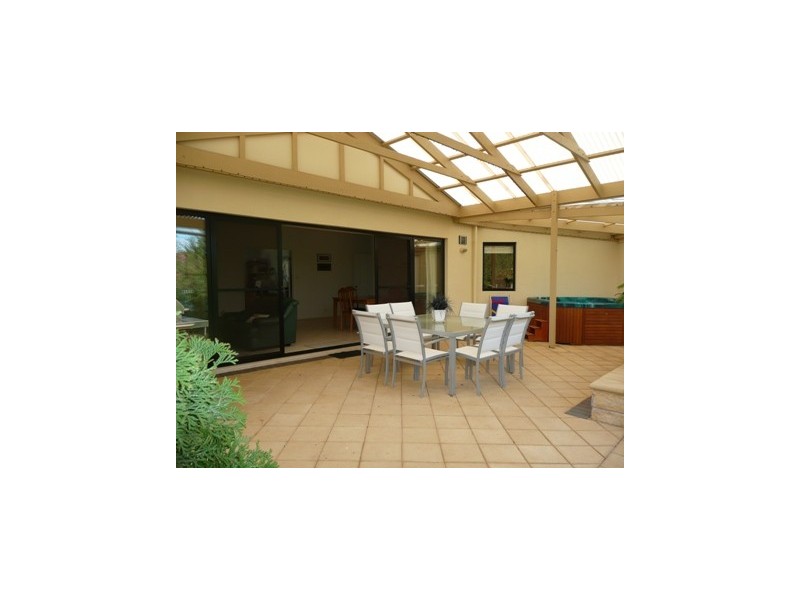 2 Pearn Court, Mclaren Vale SA 5171