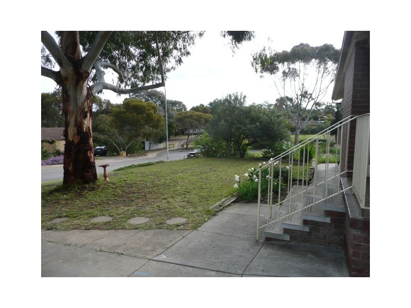 15 Finland Court, Hackham West SA 5163