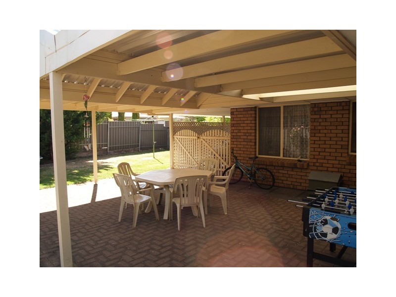 1 Bill Court, Woodcroft SA 5162