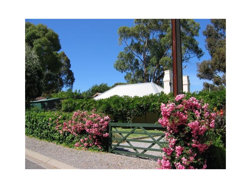 8  St Lukes Street, Willunga SA 5172