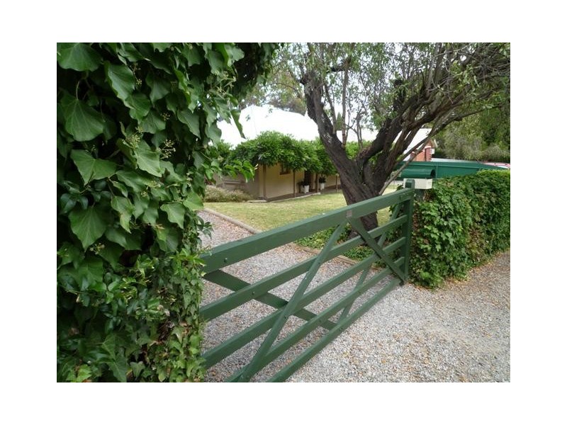 8  St Lukes Street, Willunga SA 5172