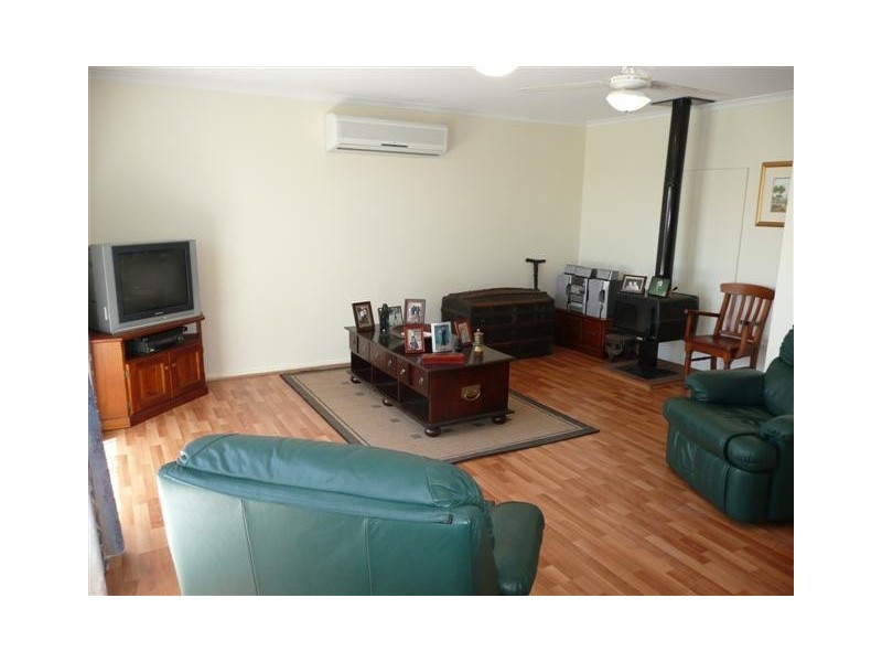 2 Valley View Drive, Mclaren Vale SA 5171
