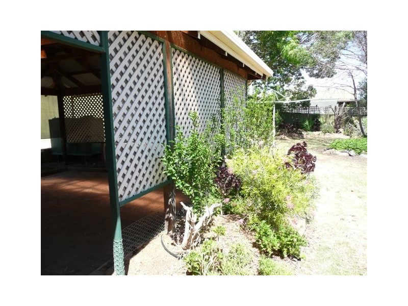 2 Valley View Drive, Mclaren Vale SA 5171