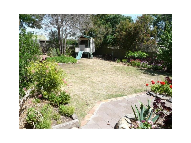 2 Valley View Drive, Mclaren Vale SA 5171