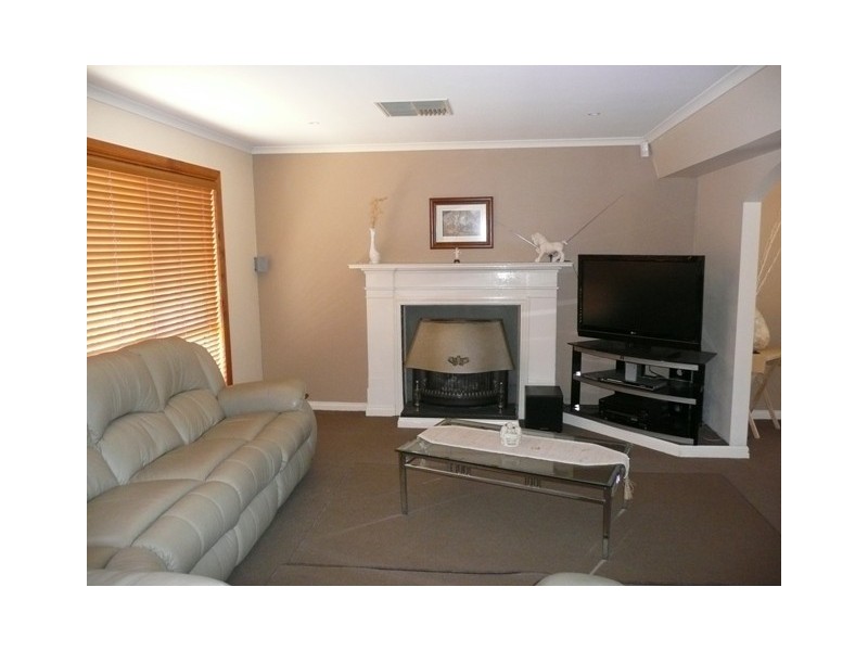 4 Churston Place, Moana SA 5169