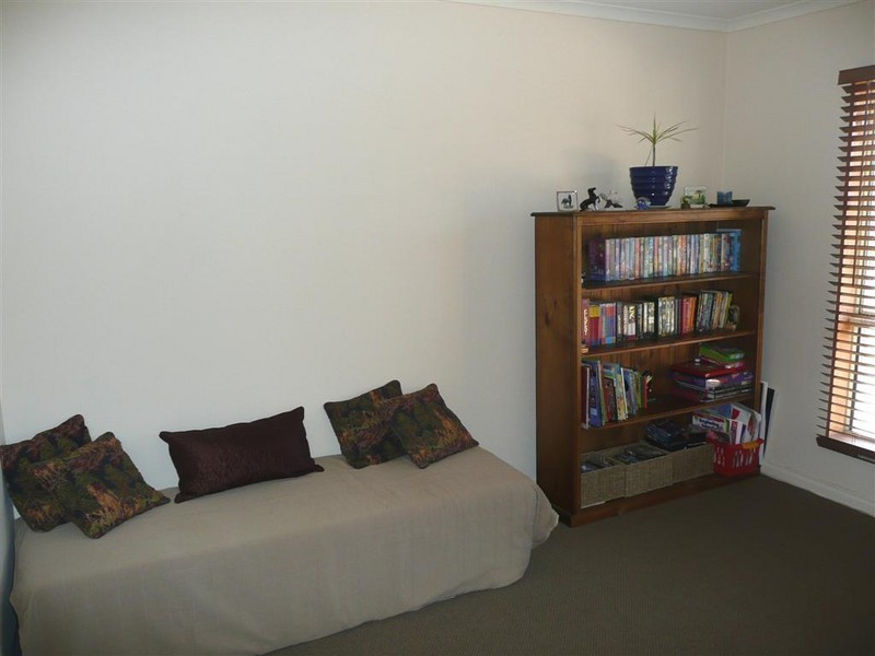 4 Churston Place, Moana SA 5169