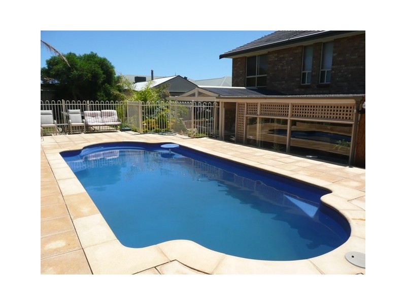 4 Churston Place, Moana SA 5169