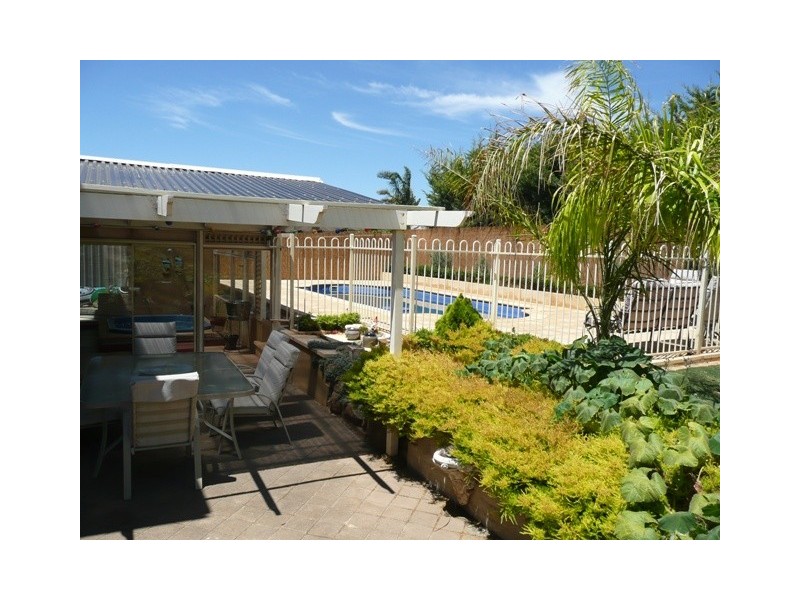 4 Churston Place, Moana SA 5169