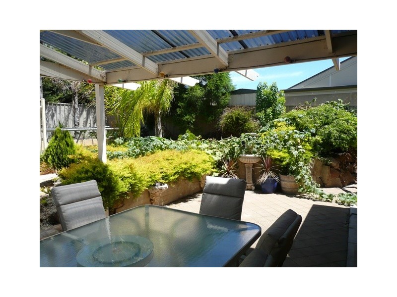 4 Churston Place, Moana SA 5169