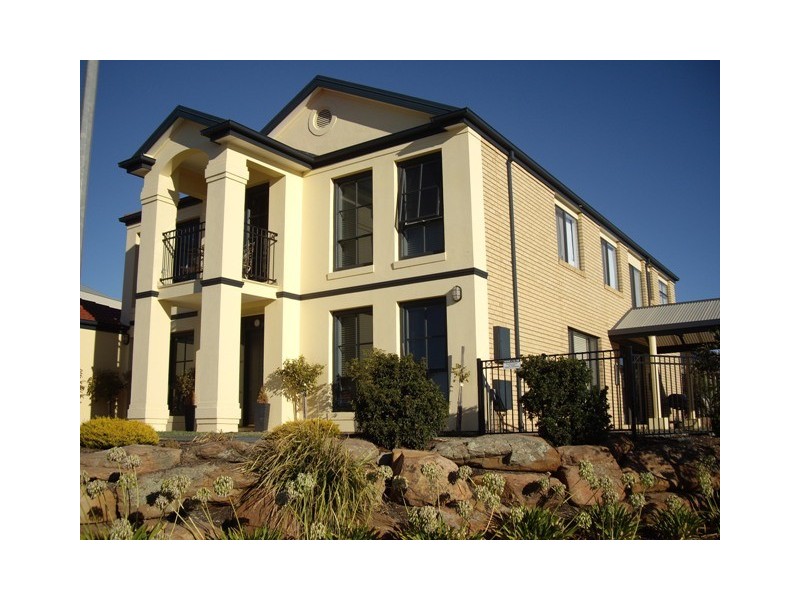 9 Landseer Crescent, Seaford Rise SA 5169