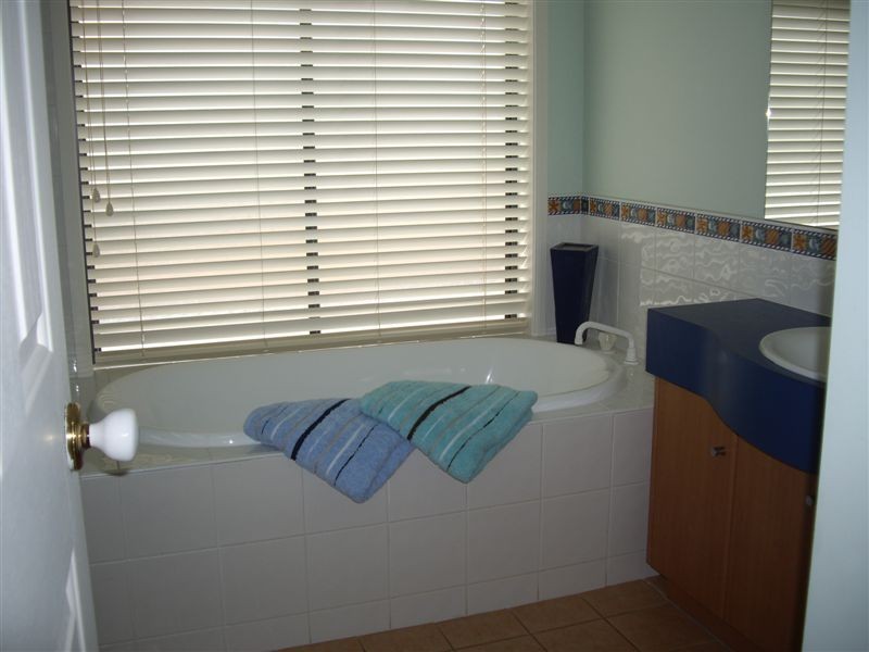 9 Landseer Crescent, Seaford Rise SA 5169