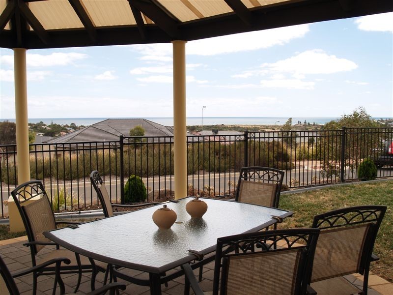 9 Landseer Crescent, Seaford Rise SA 5169