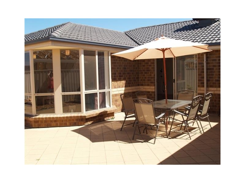 2 Razor Ave, Aldinga Beach SA 5173