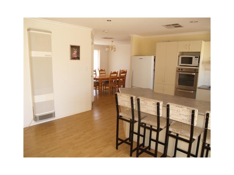 2 Razor Ave, Aldinga Beach SA 5173