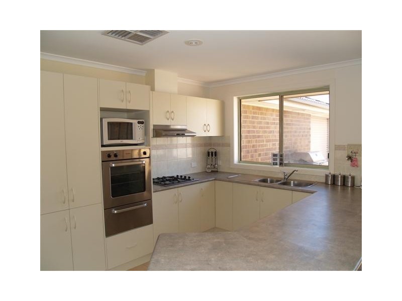 2 Razor Ave, Aldinga Beach SA 5173