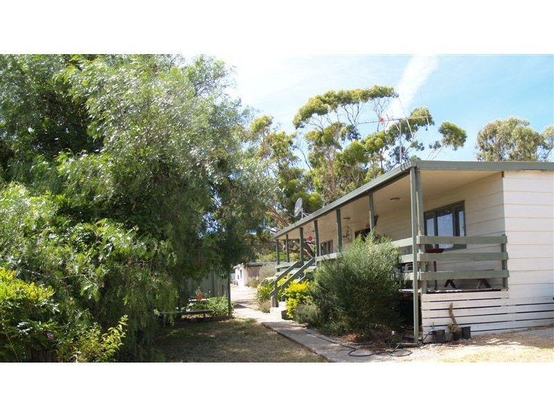 25 Stirling Avenue, Sellicks Beach SA 5174