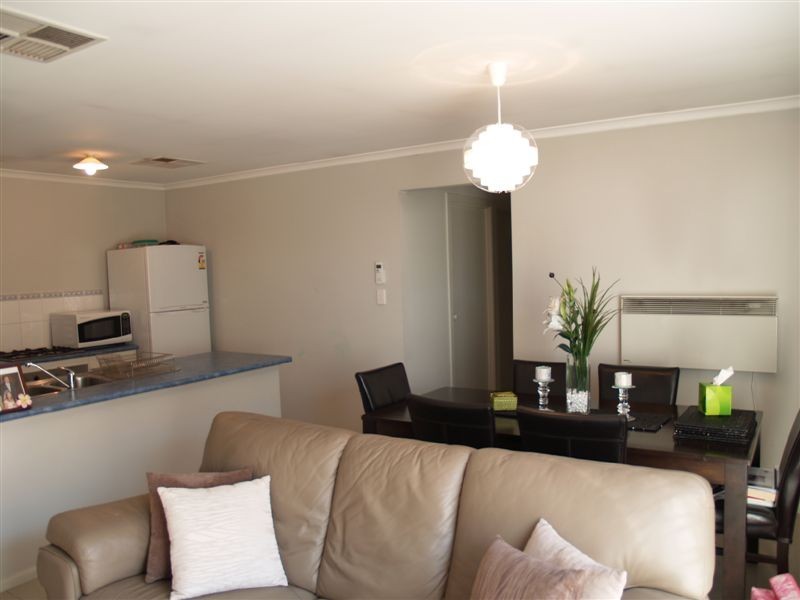 24 Cockle Ave, Aldinga Beach SA 5173