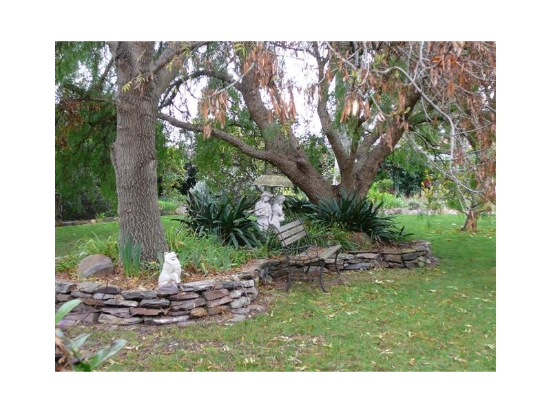 33 Giles Road, Willunga SA 5172