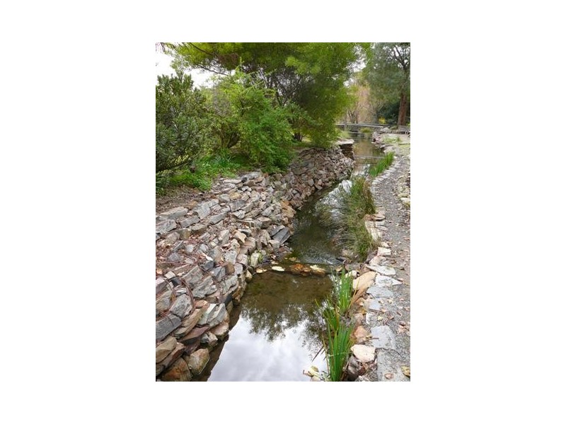 33 Giles Road, Willunga SA 5172