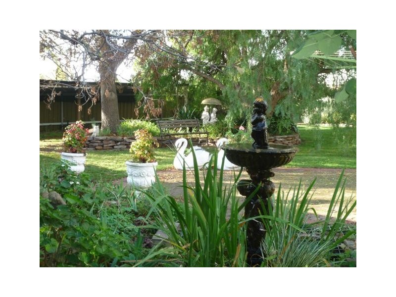 33 Giles Road, Willunga SA 5172