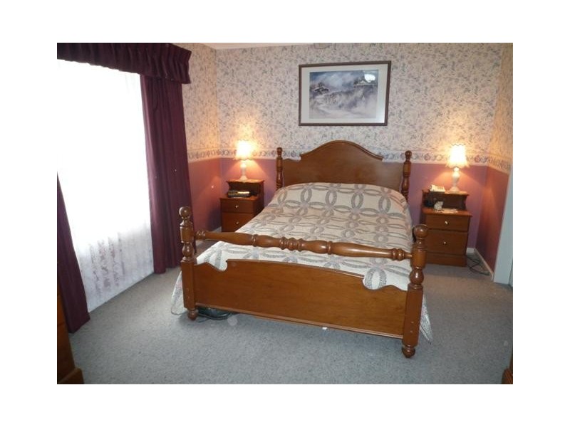 33 Giles Road, Willunga SA 5172