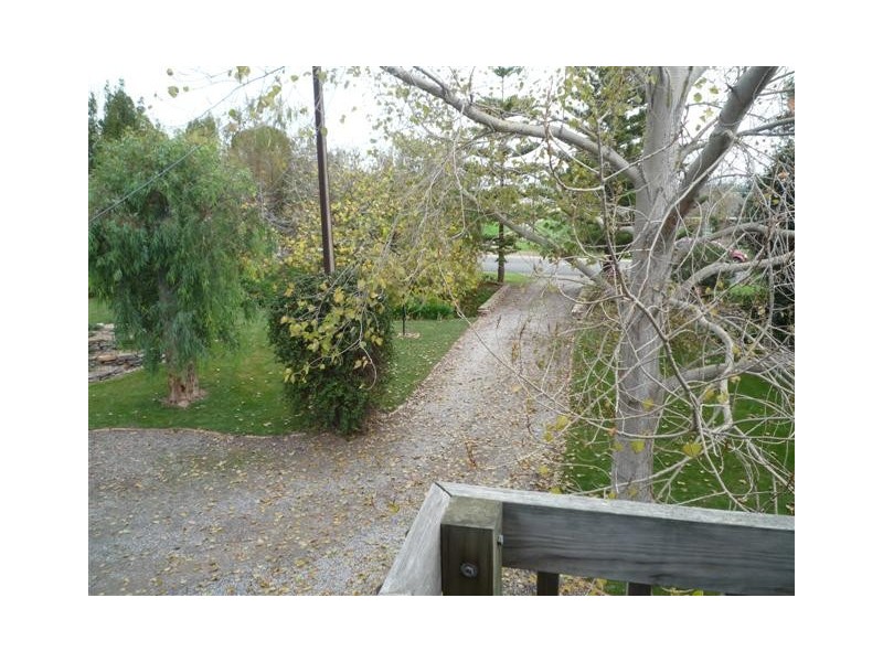 33 Giles Road, Willunga SA 5172