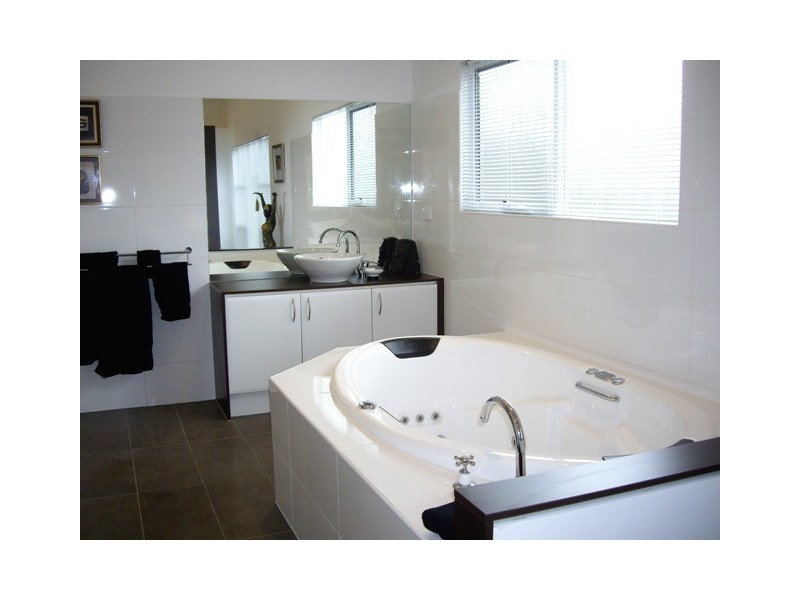 17 Clarke Street, Port Noarlunga SA 5167