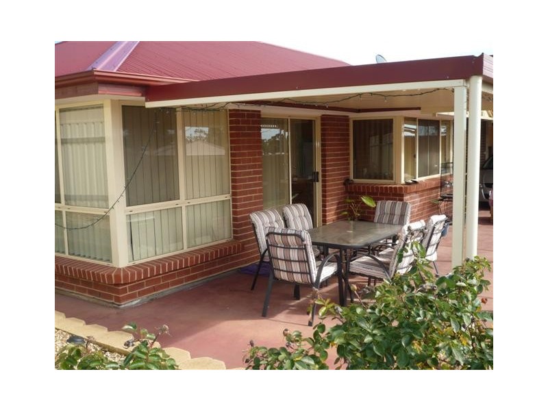 35 Evelyn Sturt Drive, Willunga SA 5172