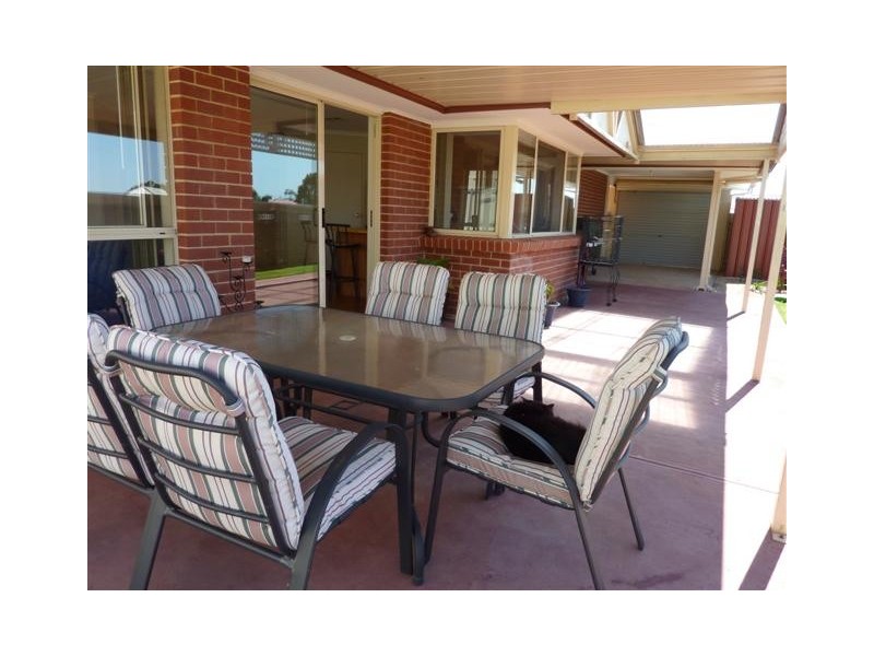 35 Evelyn Sturt Drive, Willunga SA 5172