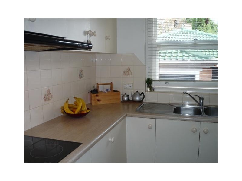 9 Moore Street, Willunga SA 5172