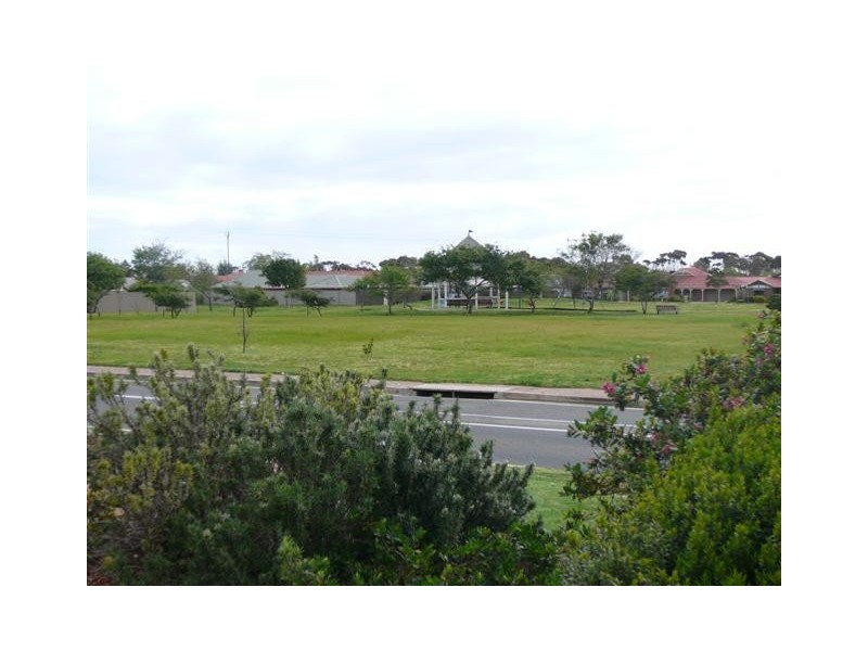 13 Clearwater Crescent, Seaford Rise SA 5169