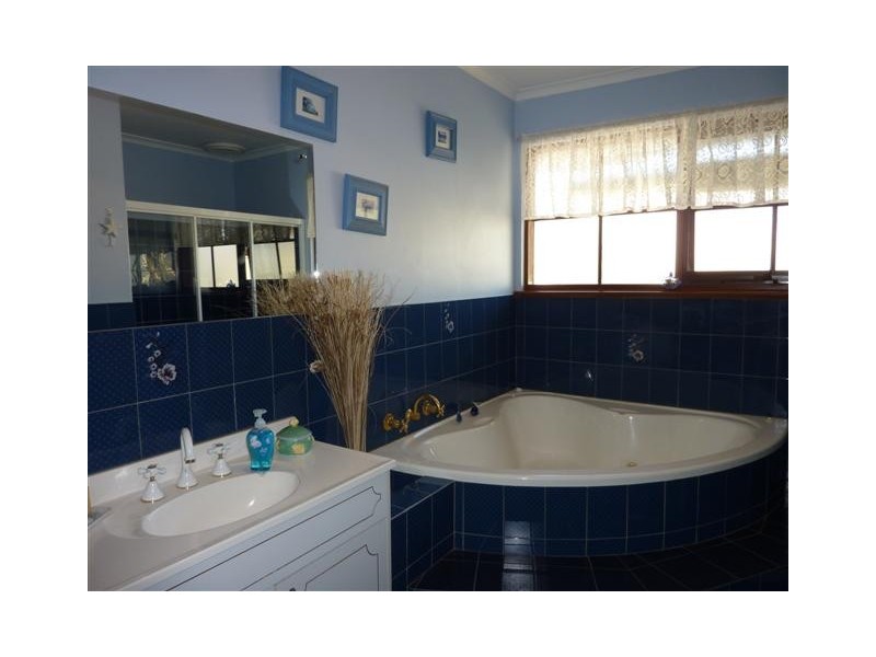 10 Kookaburra Court, Mclaren Flat SA 5171