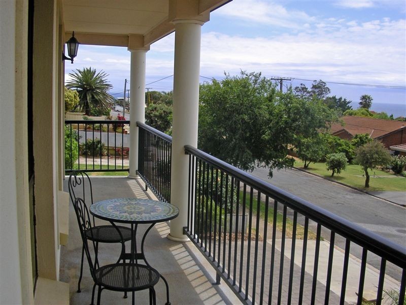 32 Domain Street, Moana SA 5169