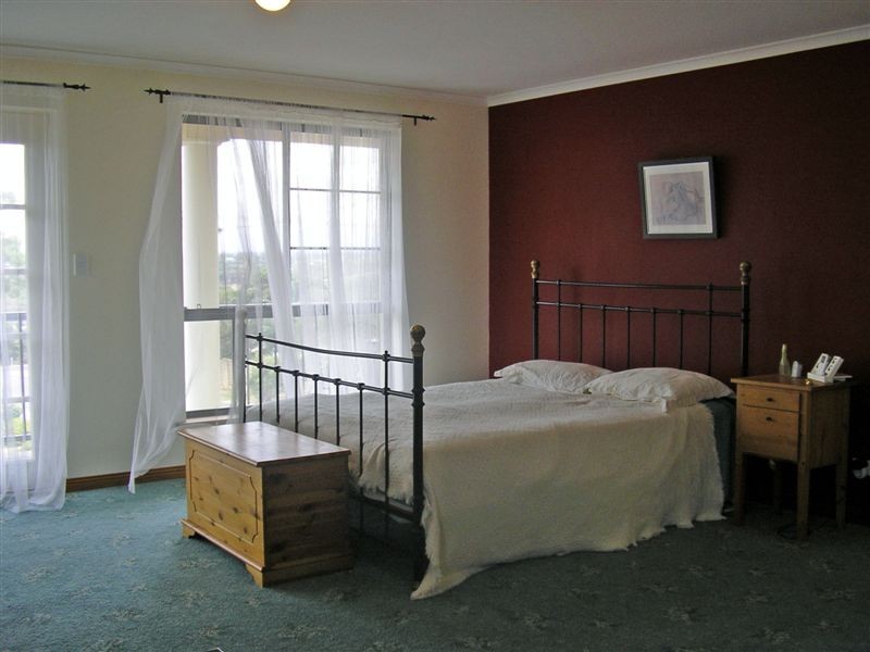 32 Domain Street, Moana SA 5169