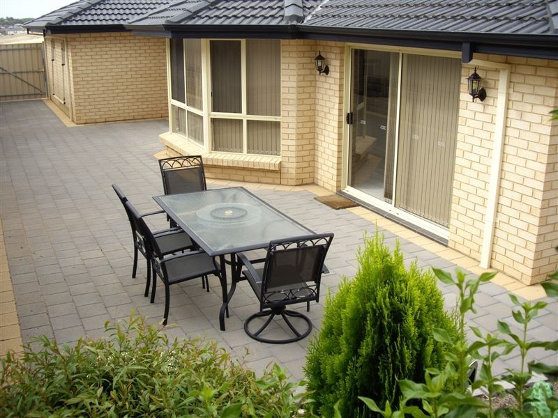 18 Albany Way, Seaford Rise SA 5169