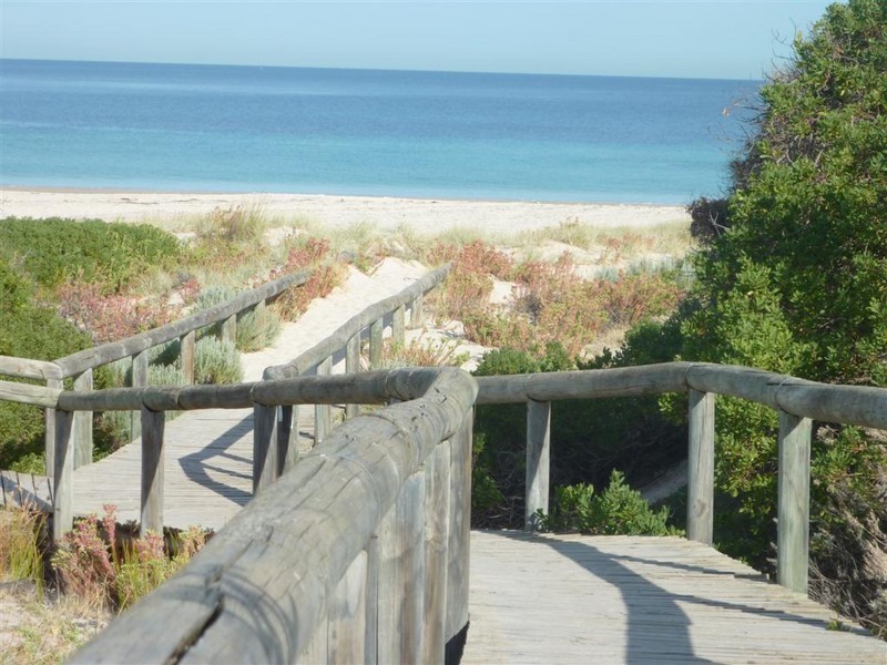 2 Caralue Street, Port Willunga SA 5173