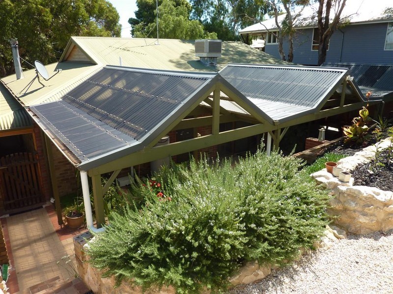 2 Caralue Street, Port Willunga SA 5173