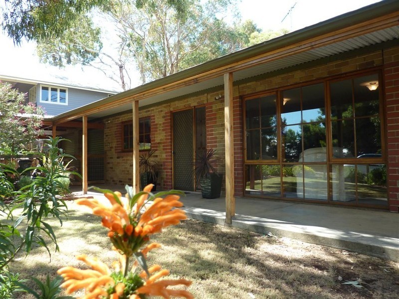 2 Caralue Street, Port Willunga SA 5173